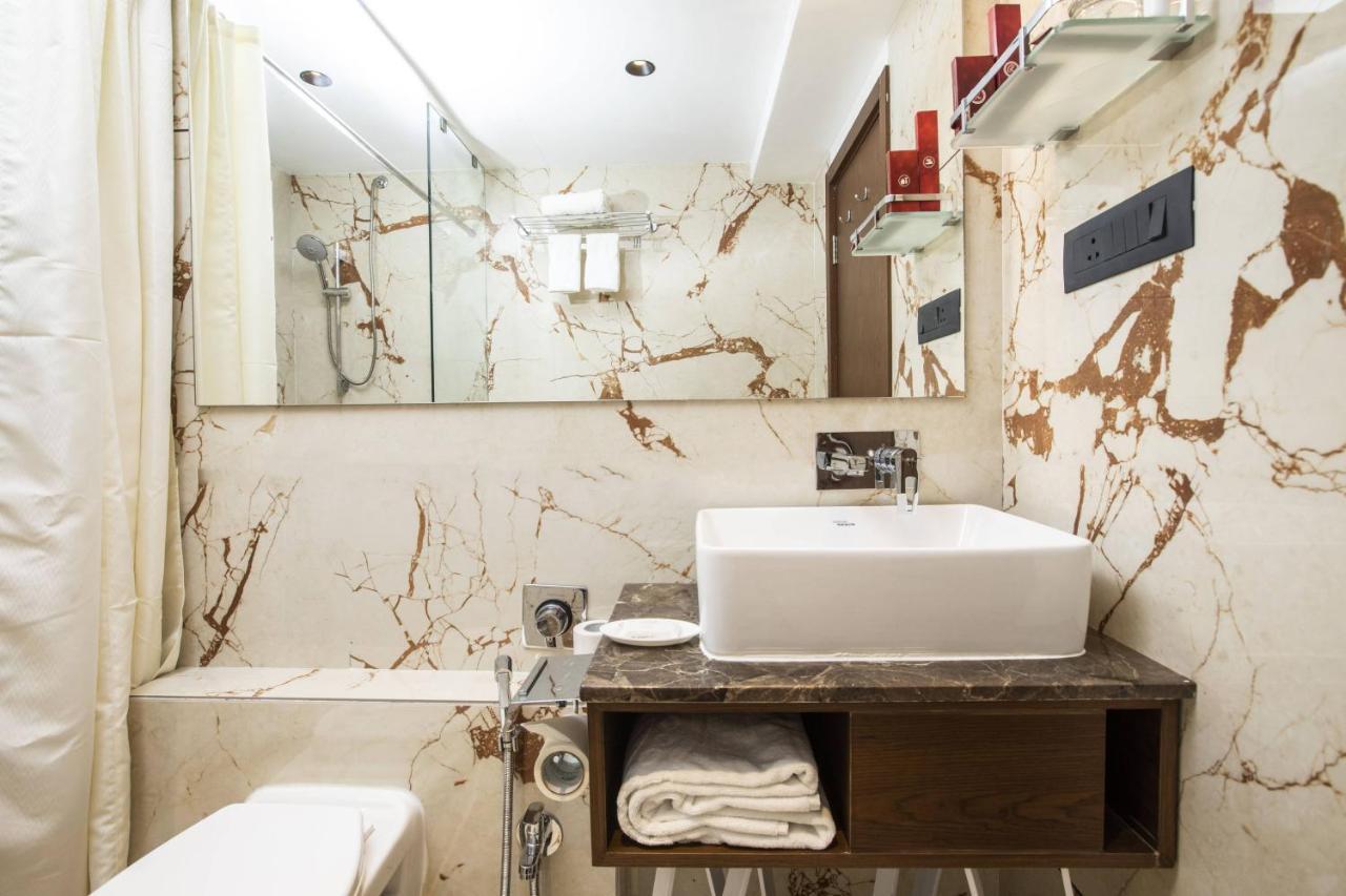 Hotel Ramee International Surat Zewnętrze zdjęcie