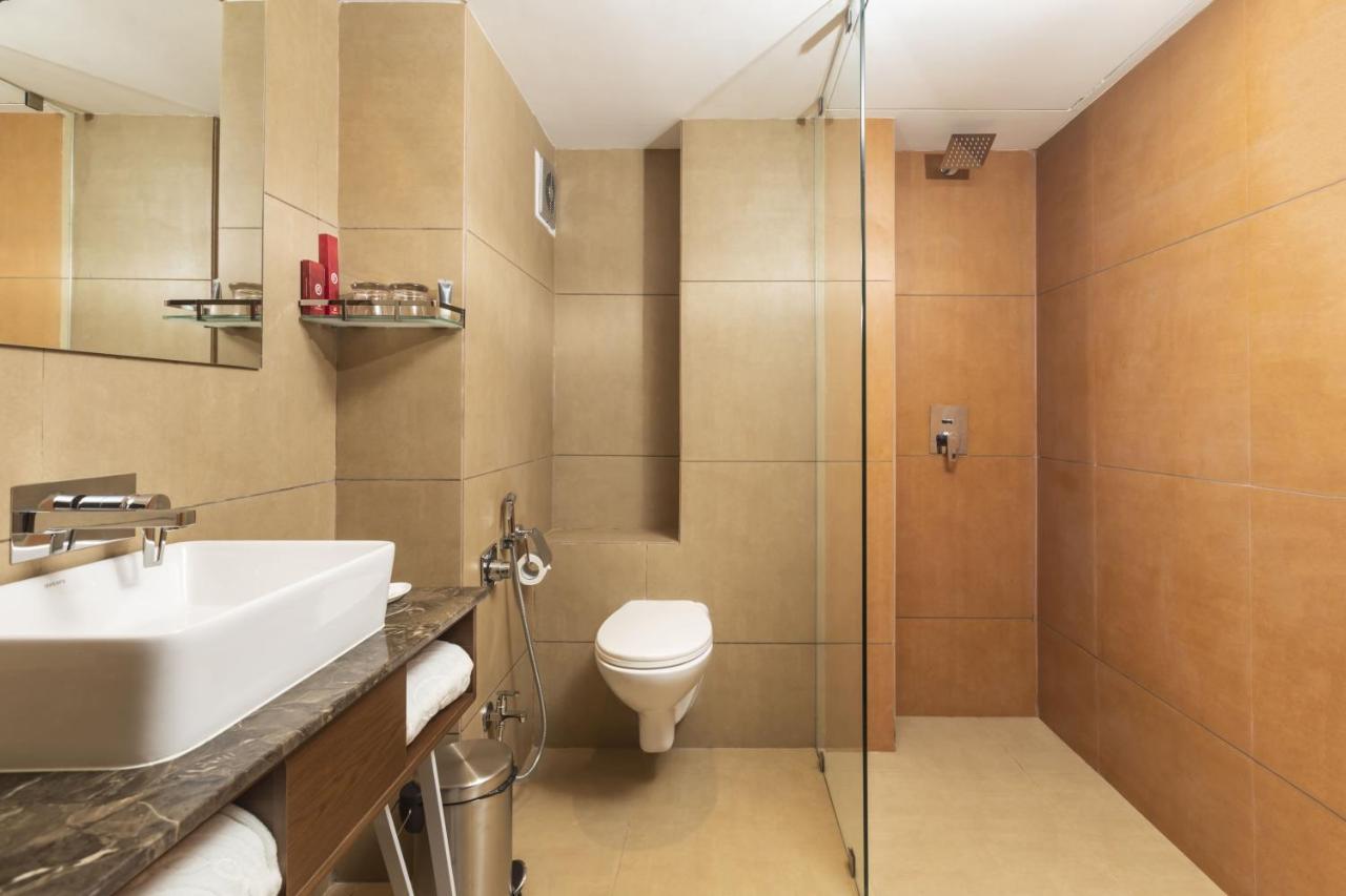 Hotel Ramee International Surat Zewnętrze zdjęcie